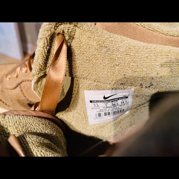 Nike’s - Picture 3 of 7